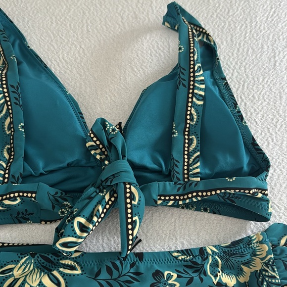 ROBIN PICCONE APOLLONIA HALTER-APOLLONIA TWIST BIKINI SET, Size X-Small,$214 - Picture 11 of 11